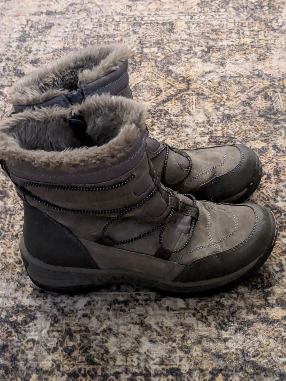 Baretraps Rusty Women's Winter Boots Grey Faux Fur Trim Waterproof Sz 7.5 - Picture 4 of 8